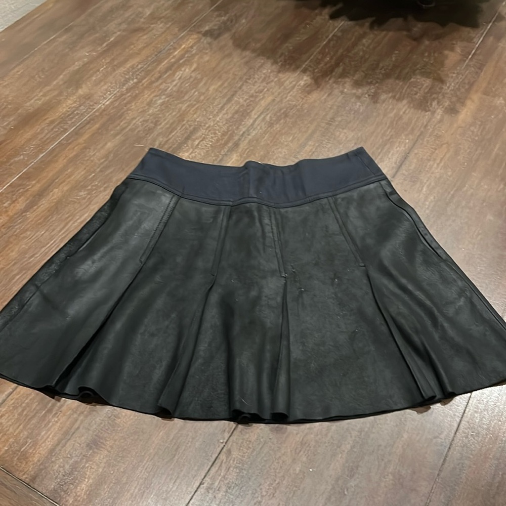 Vince 100% goat leather skirt size 0